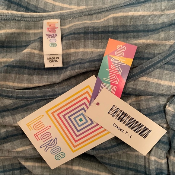 🔲LULAROE Blue Striped Women's Top "CLASSIC TEE" size Large - Picture 6 of 7